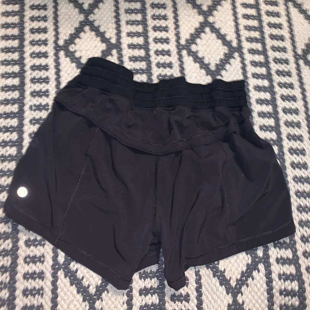 Black lulu lemon shorts 🍋